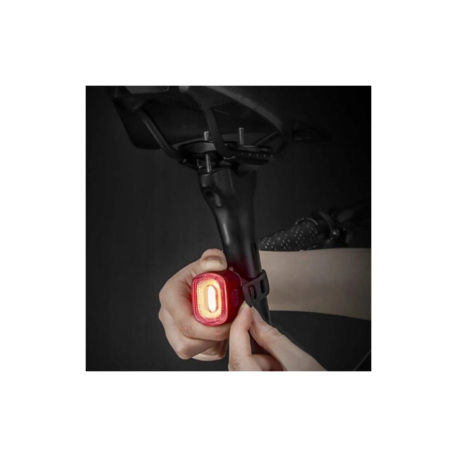 FEU ARRIÈRE DE VÉLO LED ROCKBROS Q2S AVEC SYSTÈME D'ARRÊT INTELLIGENT NOIR